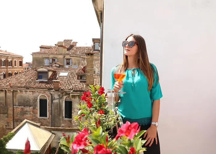 Elegant Top Floor Terrace Apartment 4 Min From St Mark S Square No Lift Venice Heaven Apartments Collection Lägenhet Venedig