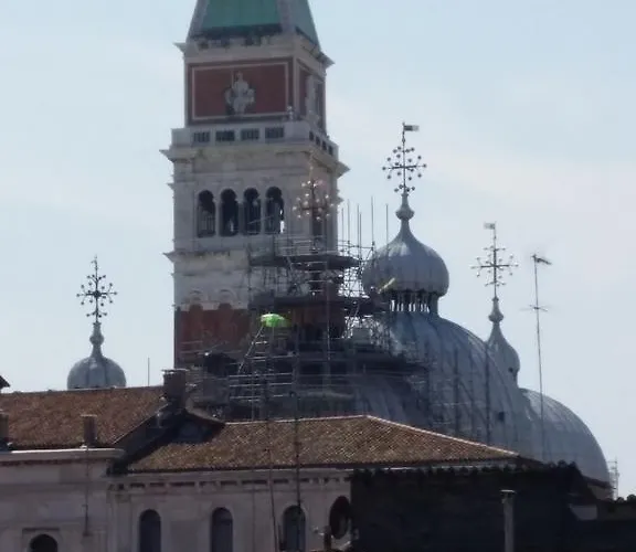 Elegant Top Floor Terrace Apartment 4 Min From St Mark S Square No Lift Venice Heaven Apartments Collection Lägenhet Venedig
