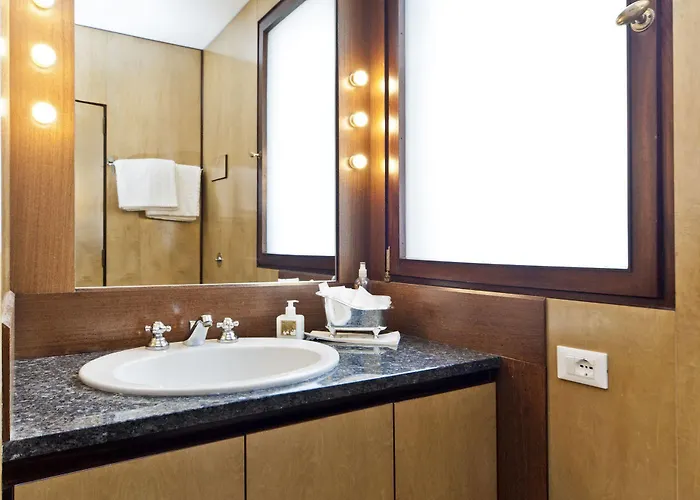 Elegant Top Floor Terrace Apartment 4 Min From St Mark S Square No Lift Venice Heaven Apartments Collection Venise